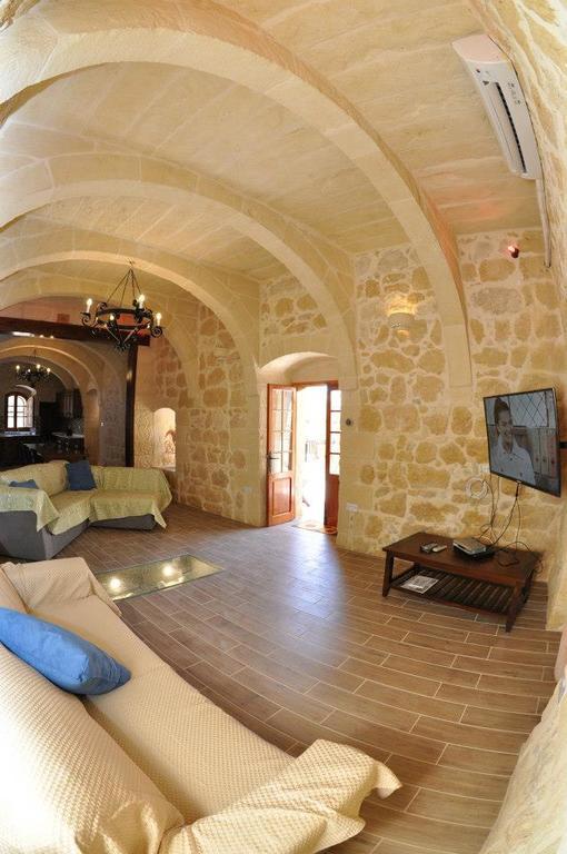 Mikiel U Rosa Holiday Farmhouse With Large Private Pool Zebbug  Extérieur photo